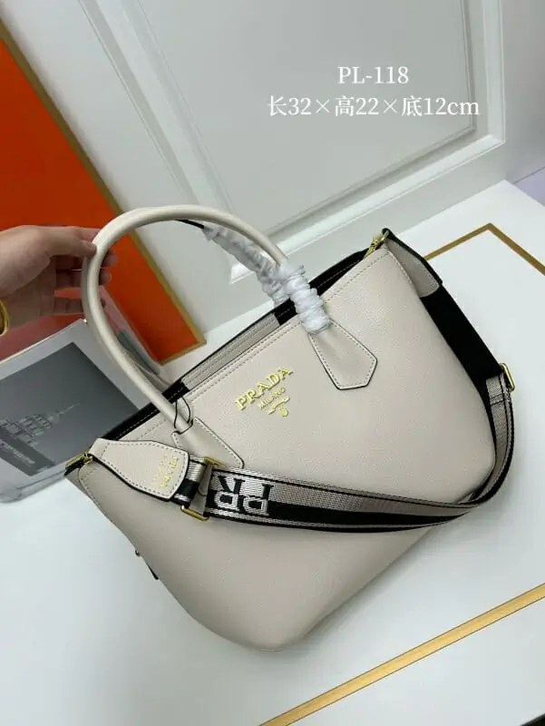 prada aaa qualite sac a main  pour femme s_117a136